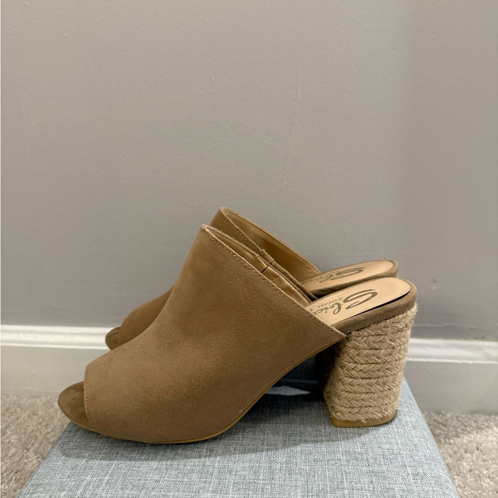 Women's Tan Peep-Toe Block Heel Mules